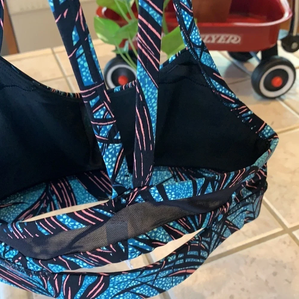 Lululemon - Picture 6 of 7